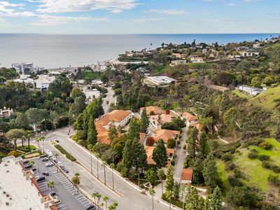 501 Palisades Dr APT 110, Pacific Palisades, CA, 90272