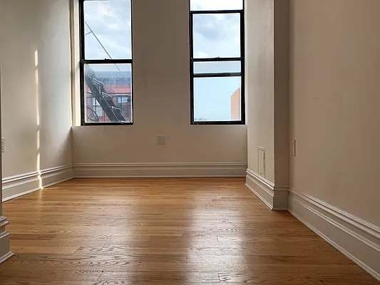 Rented by Hillel Realty Group | media 25