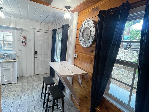 5th image of 528 Cottage Ln #4