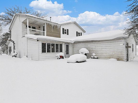 3rd image of 404 W Evergreen Ln