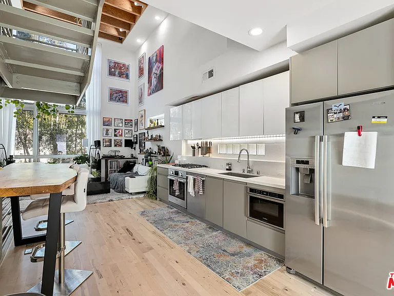 9703 S Normandie Ave — Photo 10