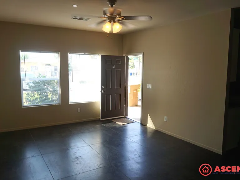 222 Harding Avenue — Photo 2