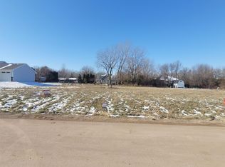 Lakeland Dr #20, Oshkosh, WI 54904