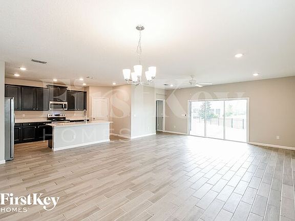 4th image of 7432 Rock Brook Dr