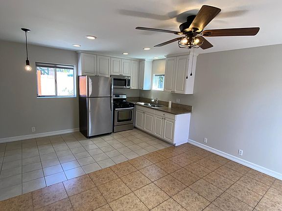 3rd image of 610 W 8th Ave #B