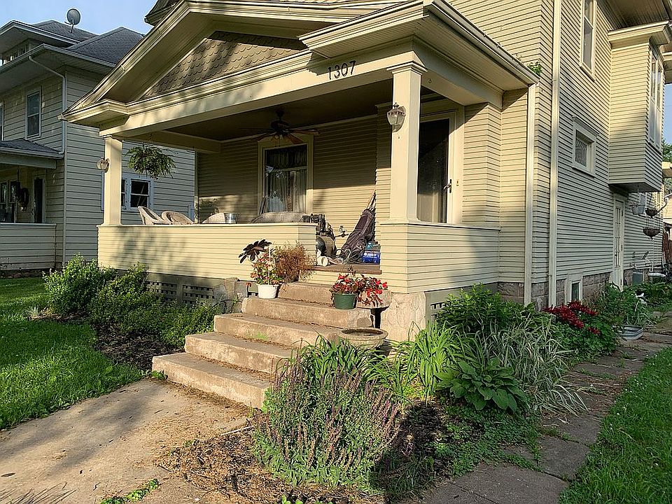 2nd image of 1307 Park St