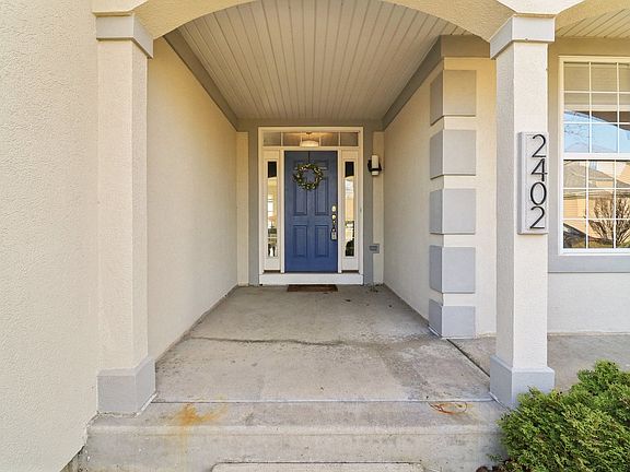 3rd image of 2402 Monterey Dr