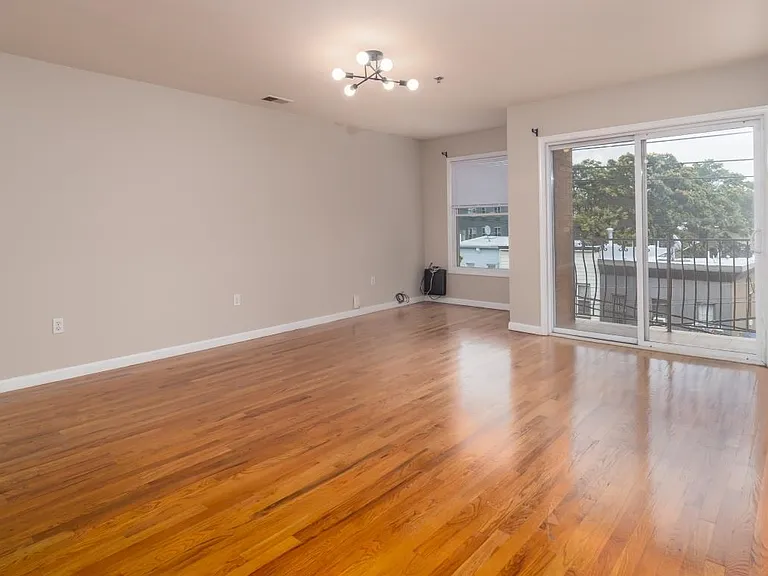 355 W Side Ave #2 — Photo 7