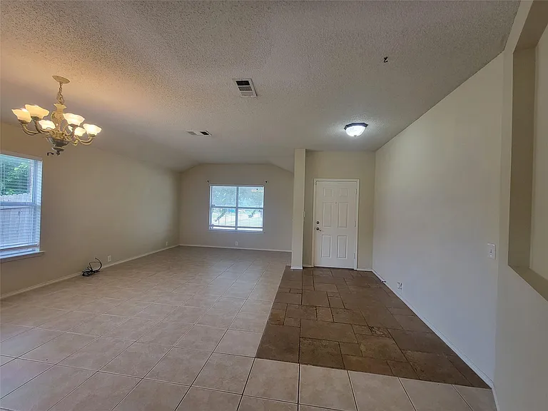 1411 Dundee Dr — Photo 22