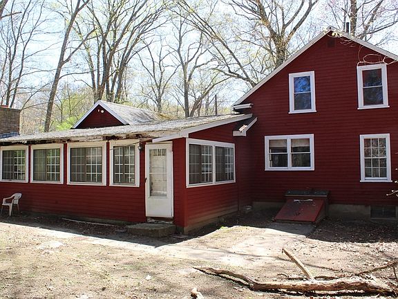 3rd image of 114 Milford St #109