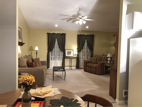 5th image of 222 Maple Ridge Dr