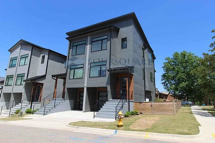 Building Photo - 1000 Addison Pl #101