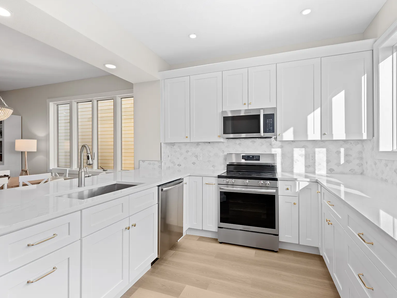 2 bed, 2.5 bath, 1440 sqft, $6,500 — Photo 2
