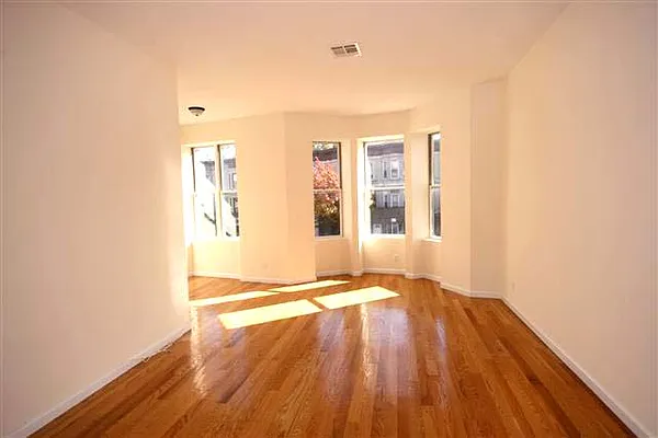 Rented by Nord-East Realty Group | media 20