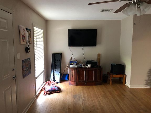 3rd image of 4304 Maywood Dr
