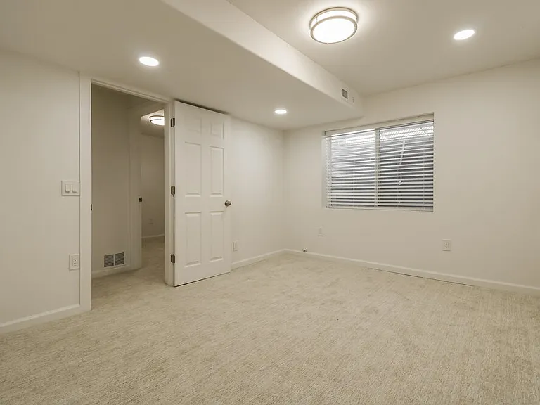 2098 E Weeping Willow Way — Photo 8
