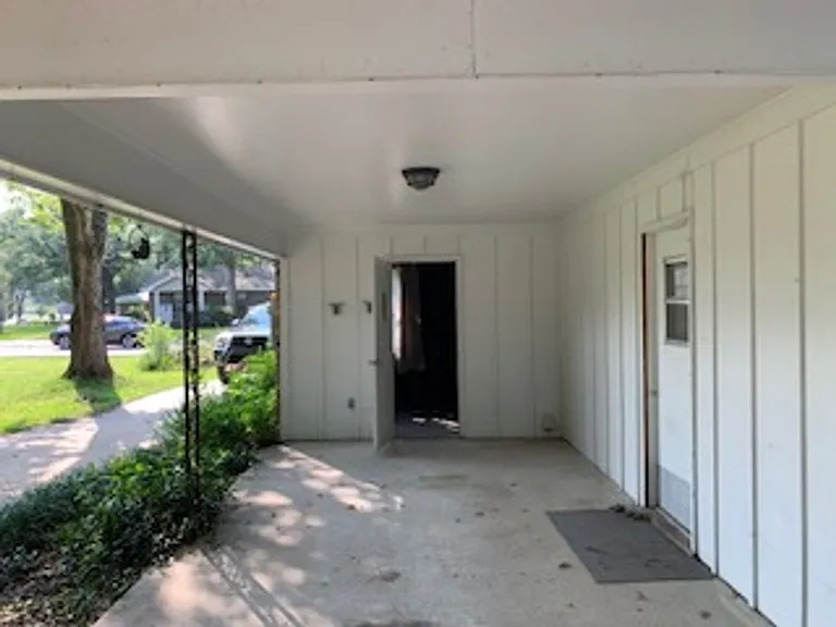 306 Jackson St — Photo 8