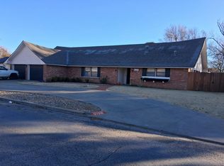 1210 Yonkers St, Plainview, TX 79072