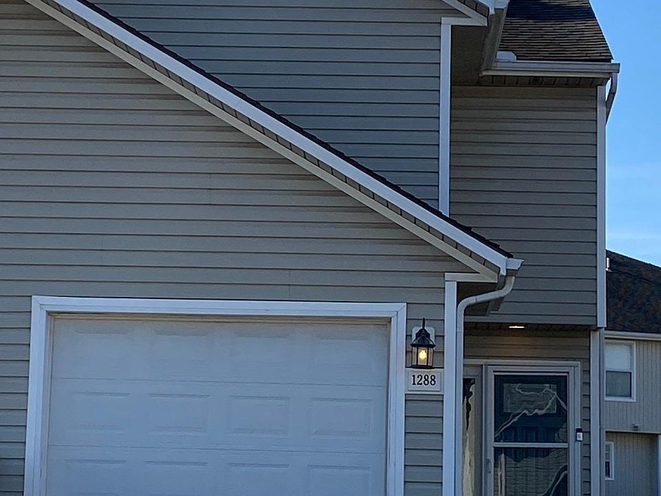 1st image of 1288 NW Phelps Ct