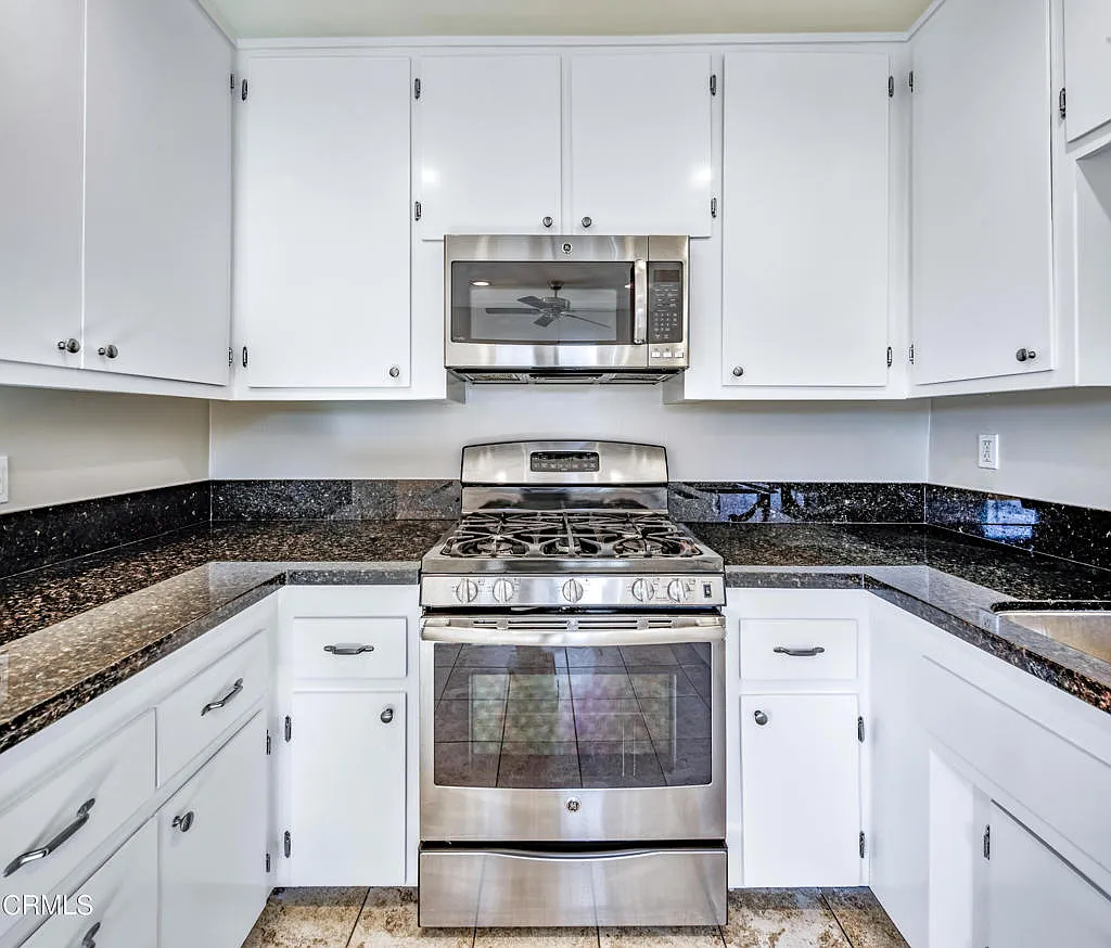 1 bed, 1.0 bath, 850 sqft, $2,495 — Photo 4