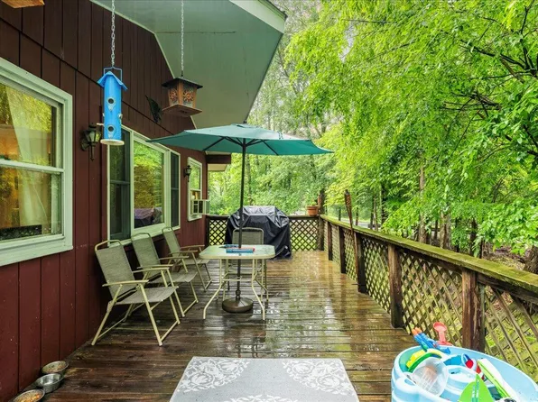 105 Beaver Ln, East Stroudsburg, PA 18301