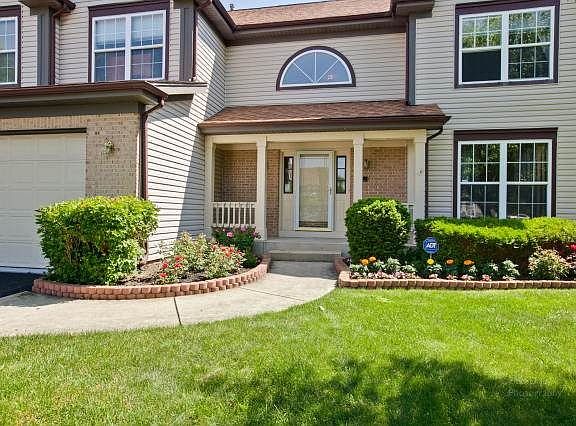 2nd image of 819 Deep Woods Ct