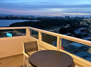 4123 Avenida Isla Verde Waldorf Ter, Carolina, PR 00979