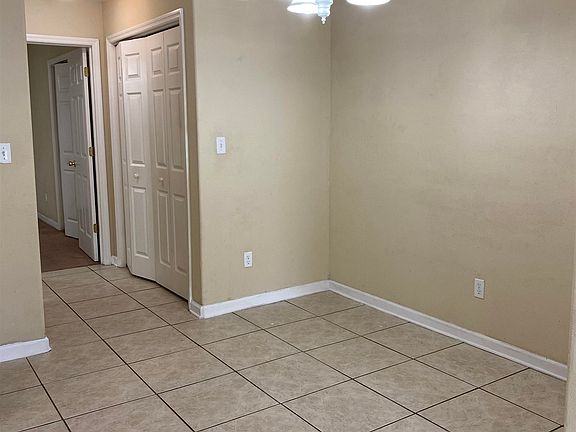 5th image of 26 Guinevere Ln #B