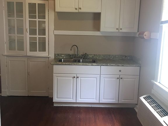 4th image of 2735 Wisteria St