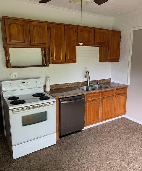 228 W Graysville St — Photo 1