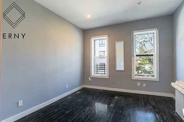 Rented by ERNY LLC | media 13