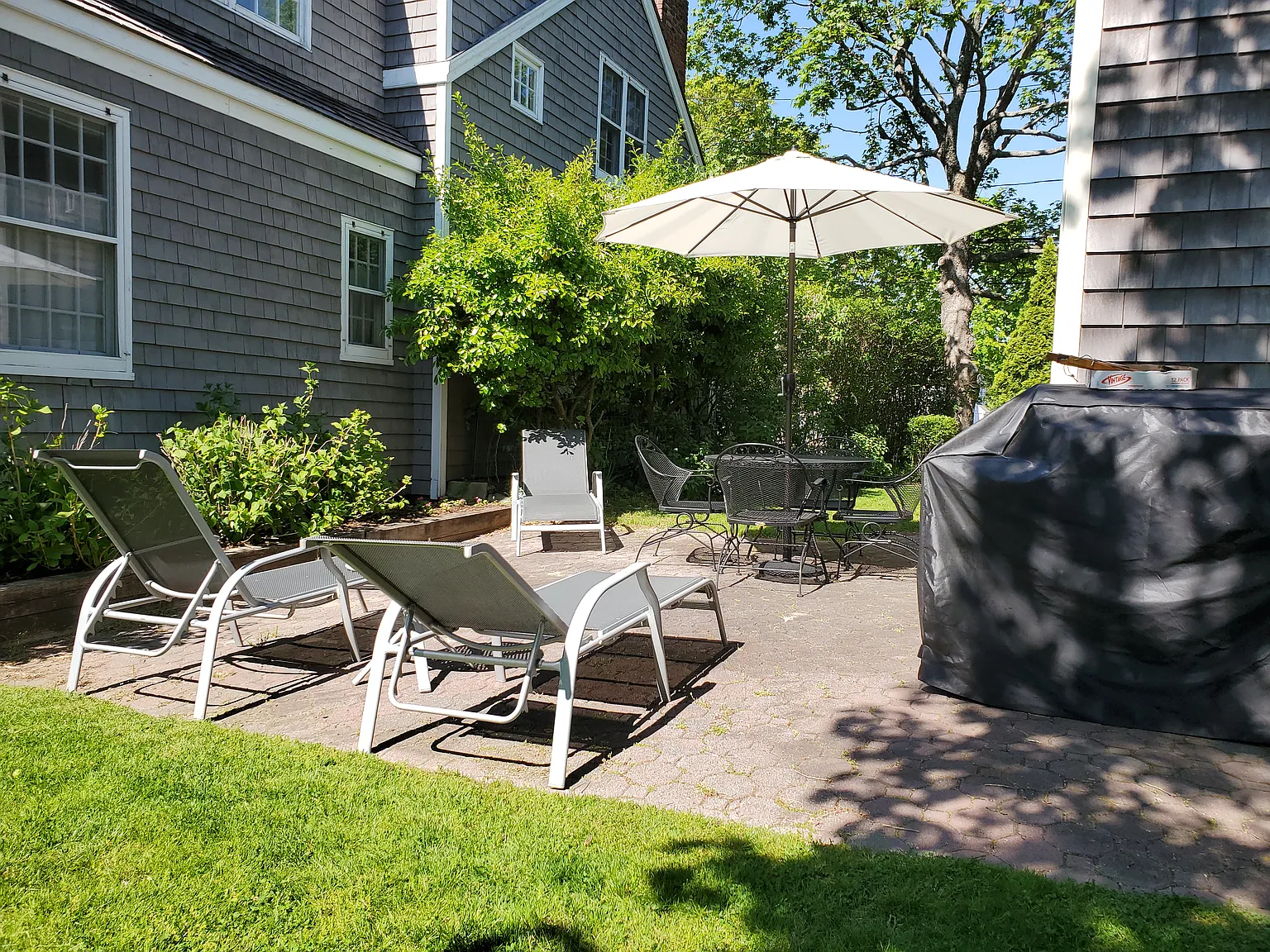 Charming Cottage in The Village — Photo 2