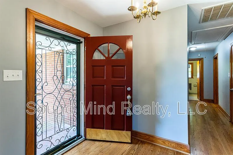 3 bed, 2.0 bath, 1590 sqft, $1,640 — Photo 3