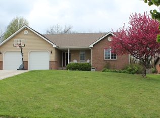 2023 Sunnymeade Rd, Manhattan, KS 66502