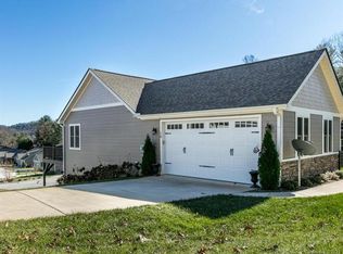 18 Hardie Ct #142, Hendersonville, NC 28792