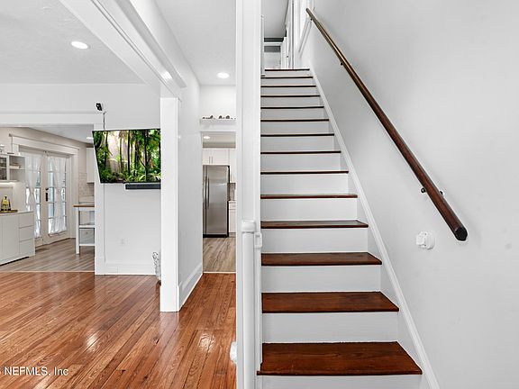 3rd image of 1418 DONALD Street