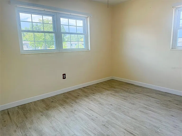 8916 Narcissus Ave — Photo 4