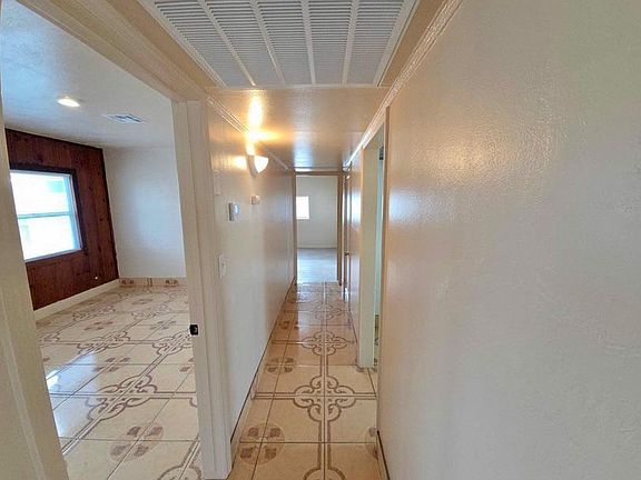 5th image of 419 E 10th St