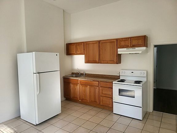 3rd image of 1007 Dekalb St #1A