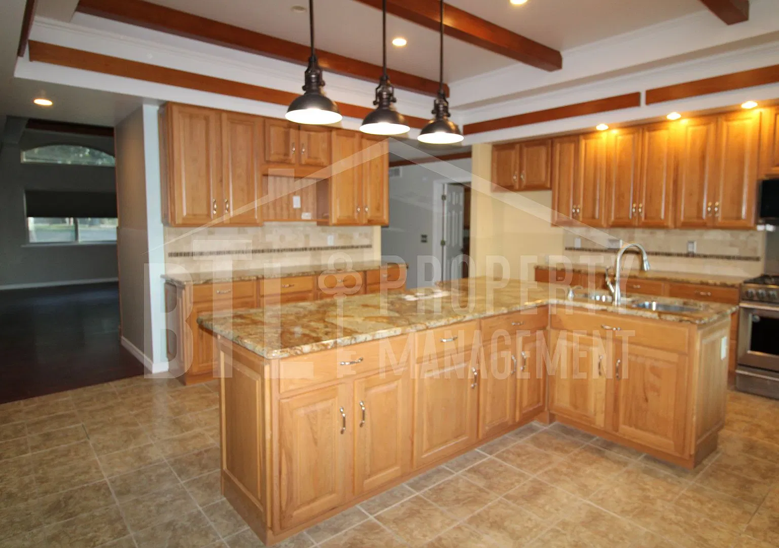 Spacious 3-Bed, 3-Bath Home Near Table Rock Lake Pet Friendly with Pool & More! — Photo 4