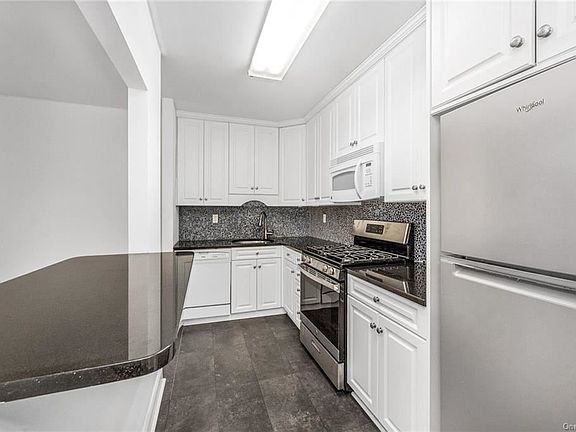 4th image of 400 Mount Pleasant Ave APT 2G