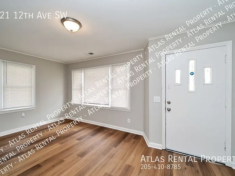 221 12th Ave SW — Photo 6