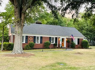 807 Summit Ave, Walnut Cove, NC 27052