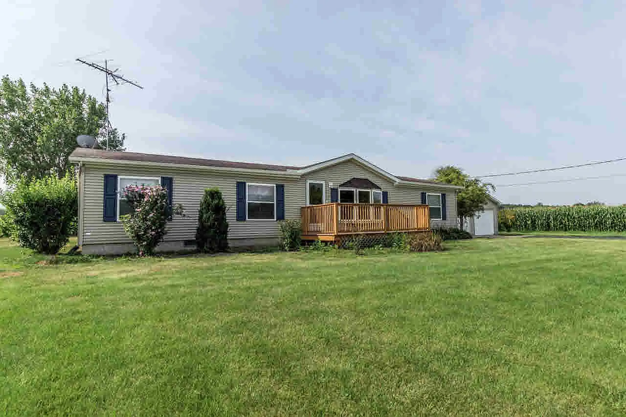 11894 Birch Run Rd photo 1