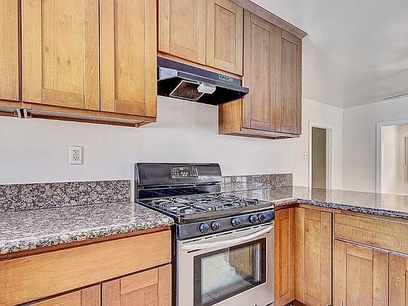 4th image of 851 W 41st Dr #851