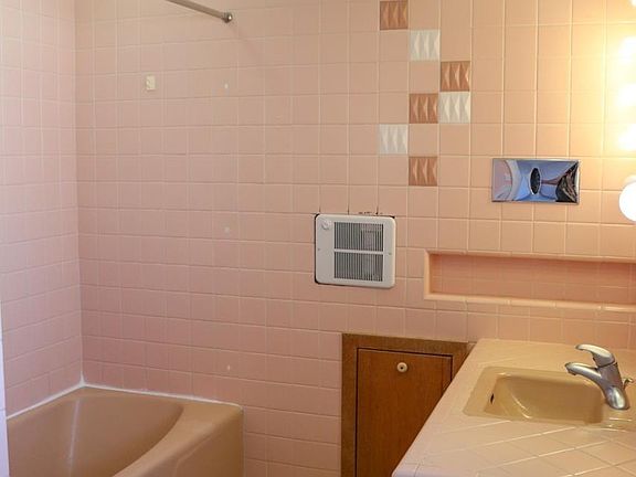 5th image of 1317 W 17th Ln