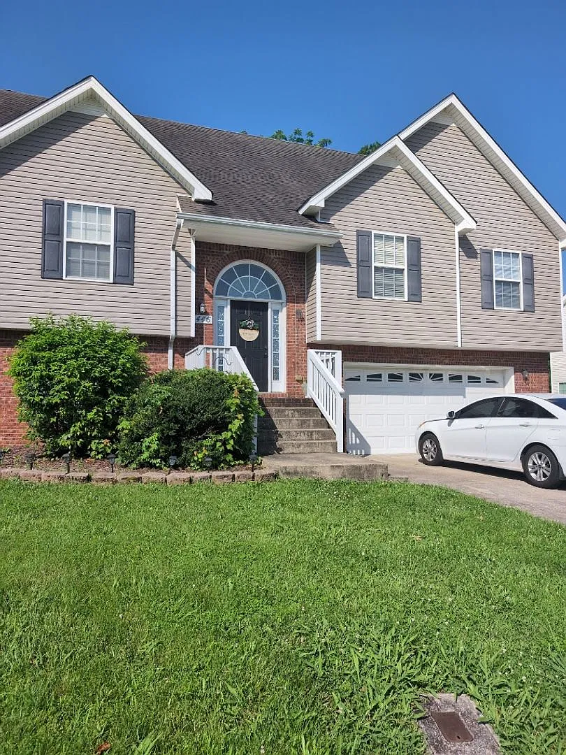 446 Winding Bluff Way — Photo 1