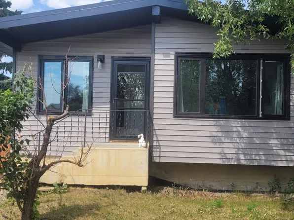 1036 121st Ave, Dawson Creek, BC V1G 3K4