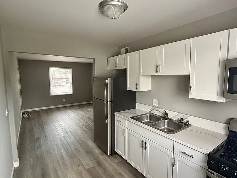 Bennington Place — Photo 39