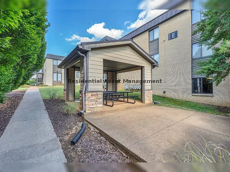 6680 Charlotte Pike #F5 — Photo 32